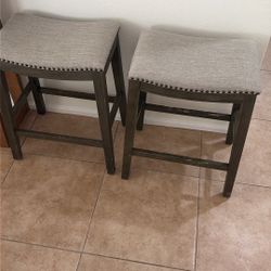 2 Bar Stools 