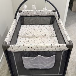 Pack and play bassinet/playpen