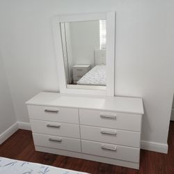 Cómoda Con Espejo Glossy 