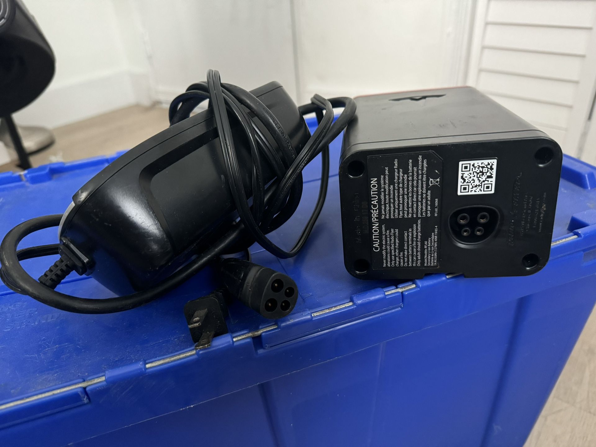 Radio flyer Tesla Model S Battery Charger