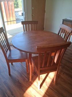 Round Wood Dining Table with 4 Chairs