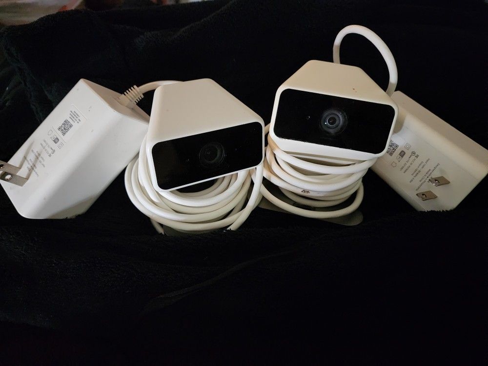 2 Xfinity Home Security WIFI Indoor/Outdoor Color and Night Vision Cameras. Perfect.