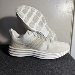Brand New Nike Lunar Roam Men’s Sneaker Size 12 
