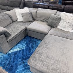 Lima modular sectional $8 99