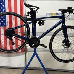 SPECIALIZED SIRRUS Hybrid Bike - Excellent condition