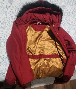 Puffer coat Burgandy color