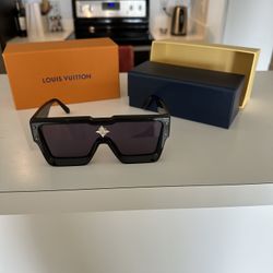 Louis Vuitton black Cyclone Sunglasses