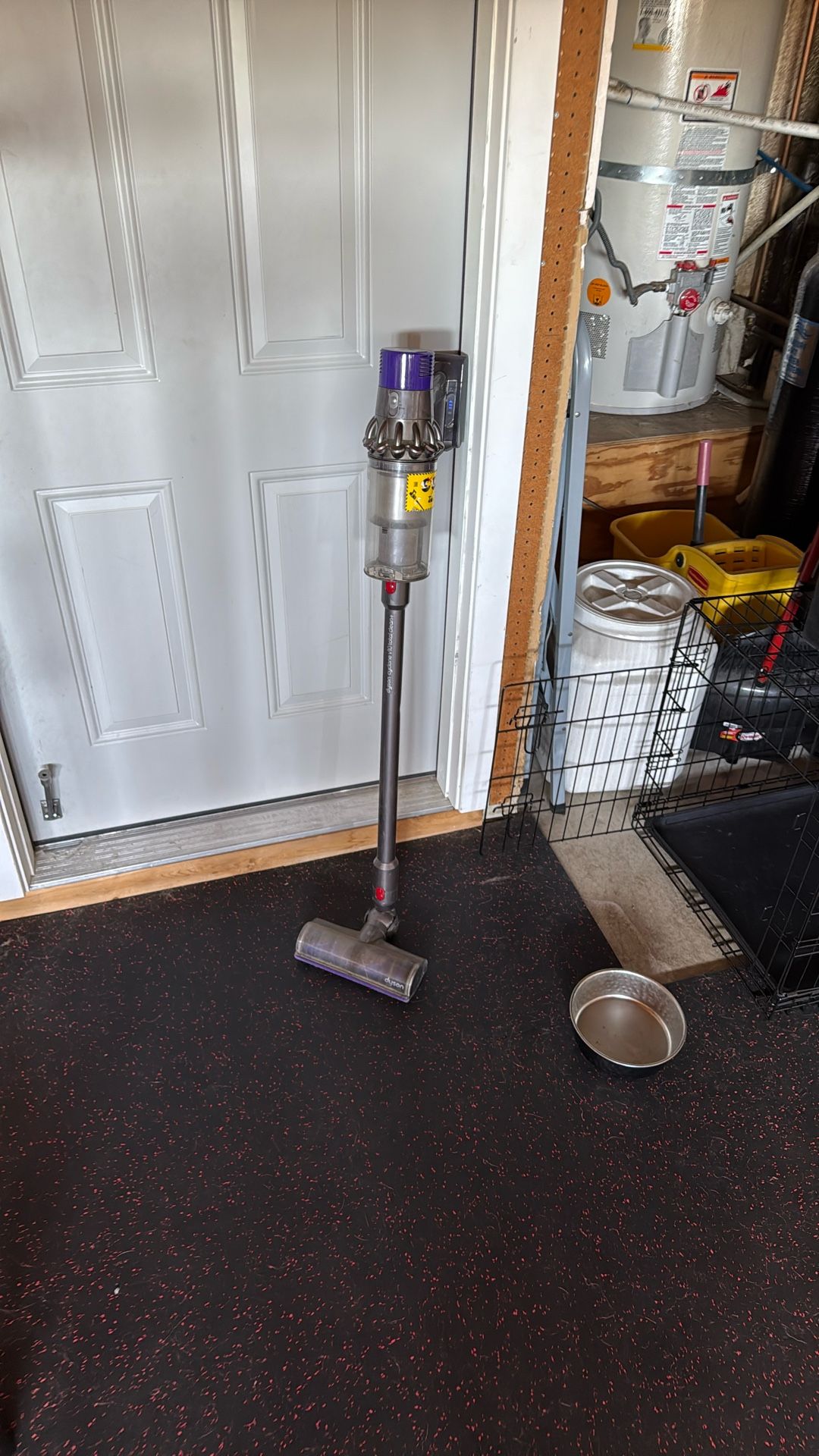 Broken Dyson V10 for parts or repair