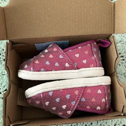 infant baby girl heart shoes