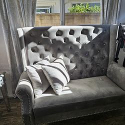 Modern Velvet Tuftted Loveseat 