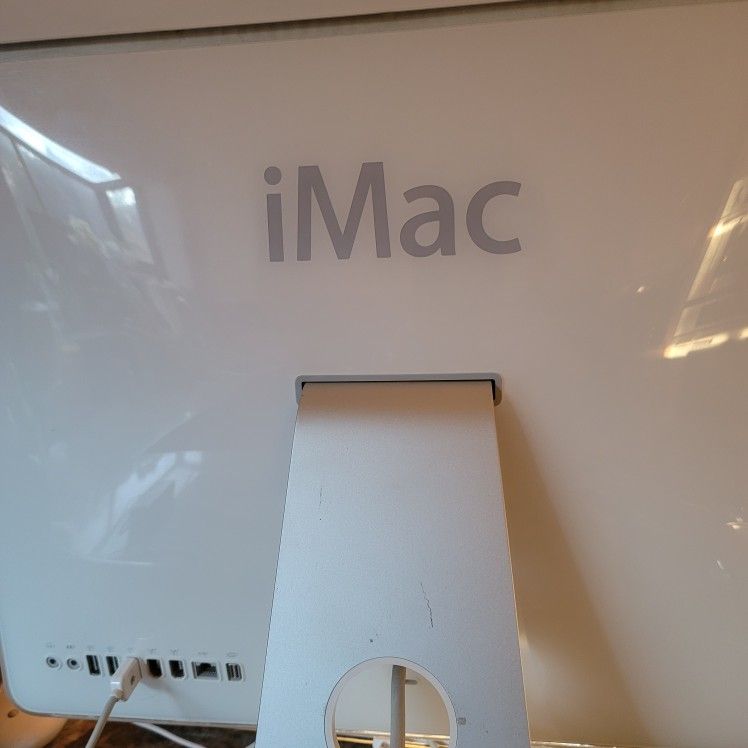 IMAC with HP Photosmart D110 Wireless Printer