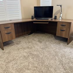 Corner Desk
