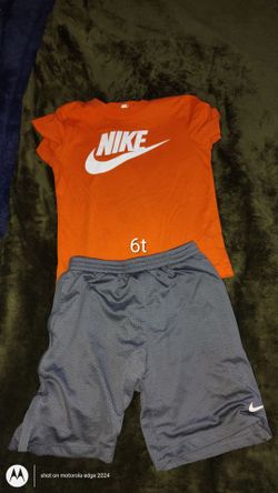 Nike Kids 2-Piece T-Shirt and Shorts Set 6T