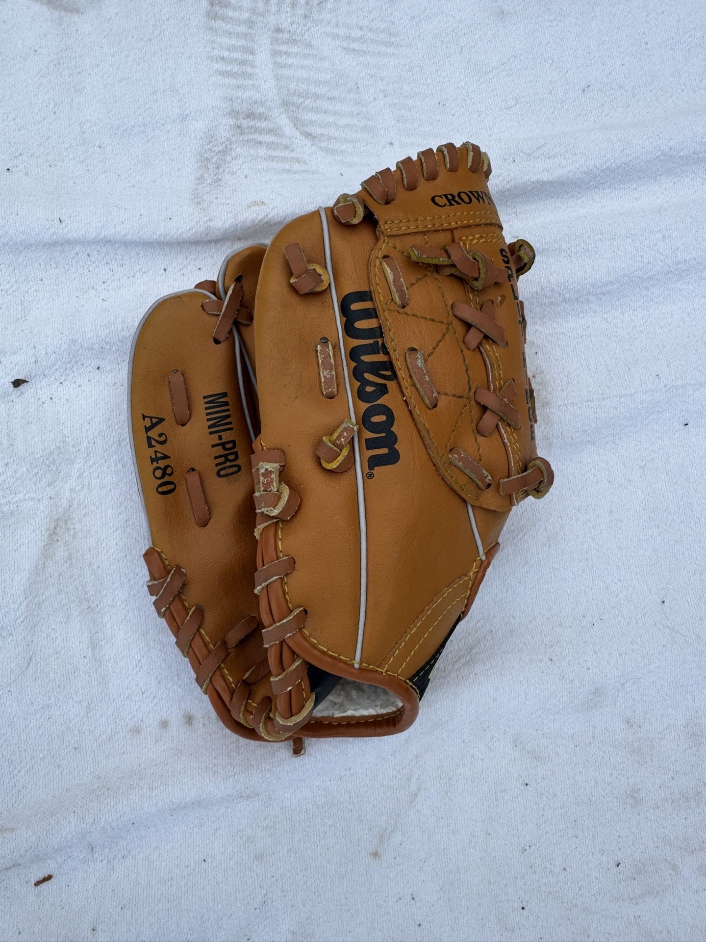 Wilson’s Child’s Leather Glove