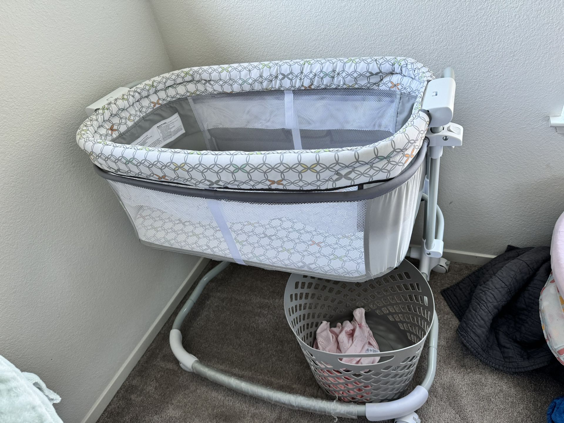 Gently Used Bassinet