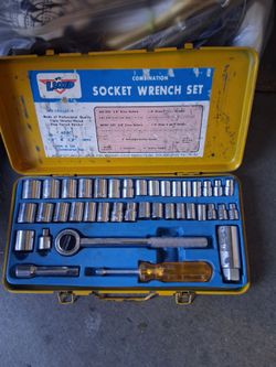 SOCKET WRENCH SET