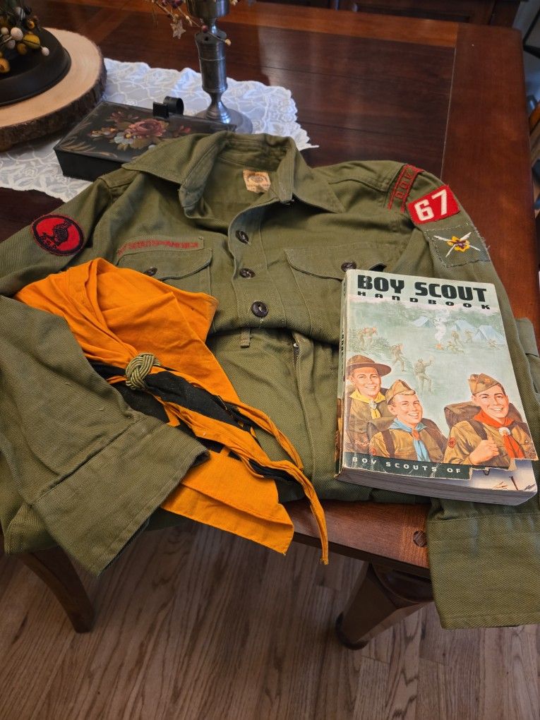 Vintage Boy Scouts Uniform And Handbook Dover