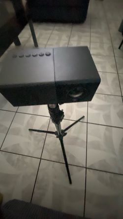 Small mini  projector with remote