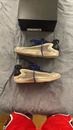 Anthony Edward’s 1 low “Champange” Size 11 price negotiable send offers