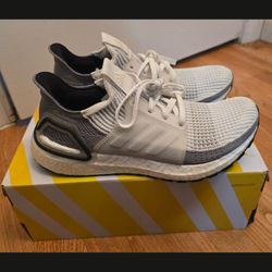 Womens adidas UltraBoost 19 'Grey/White' Cloud White/Crystal White/Grey - Size 7.5

Worn 2-3 times, Great condition- See bottoms of shoes!