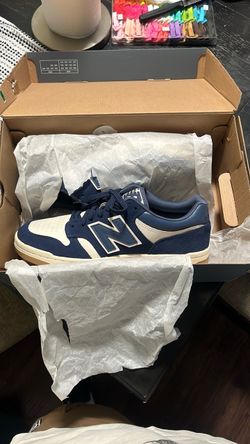 New Balance Shoes - 91/2 men . Blue Biege