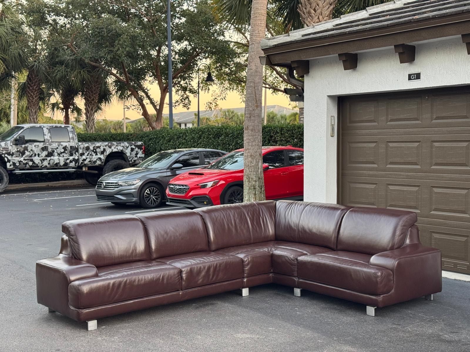 Sectional Couch/Sofa - Real Leather - Delivery Available 🚛