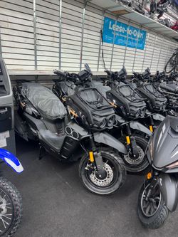 Tank 150cc gas scooter brand new