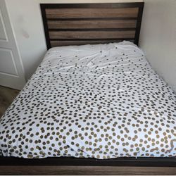 Beutifull Queen bed with good mattress set
