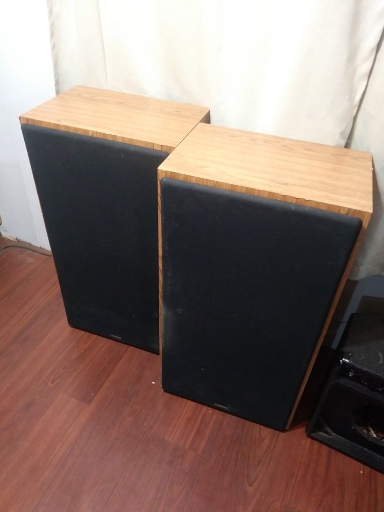 PAIR FISHER ST-415 120WATT 3 WAY FLOOR SPEAKERS VINTAGE