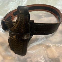 Police Duty Belt With Accessories 