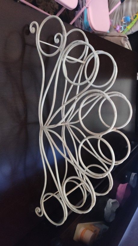 Wrought Iron Metal 8 Bottle Wine Bottle Holder Rack Free Standing Off-White