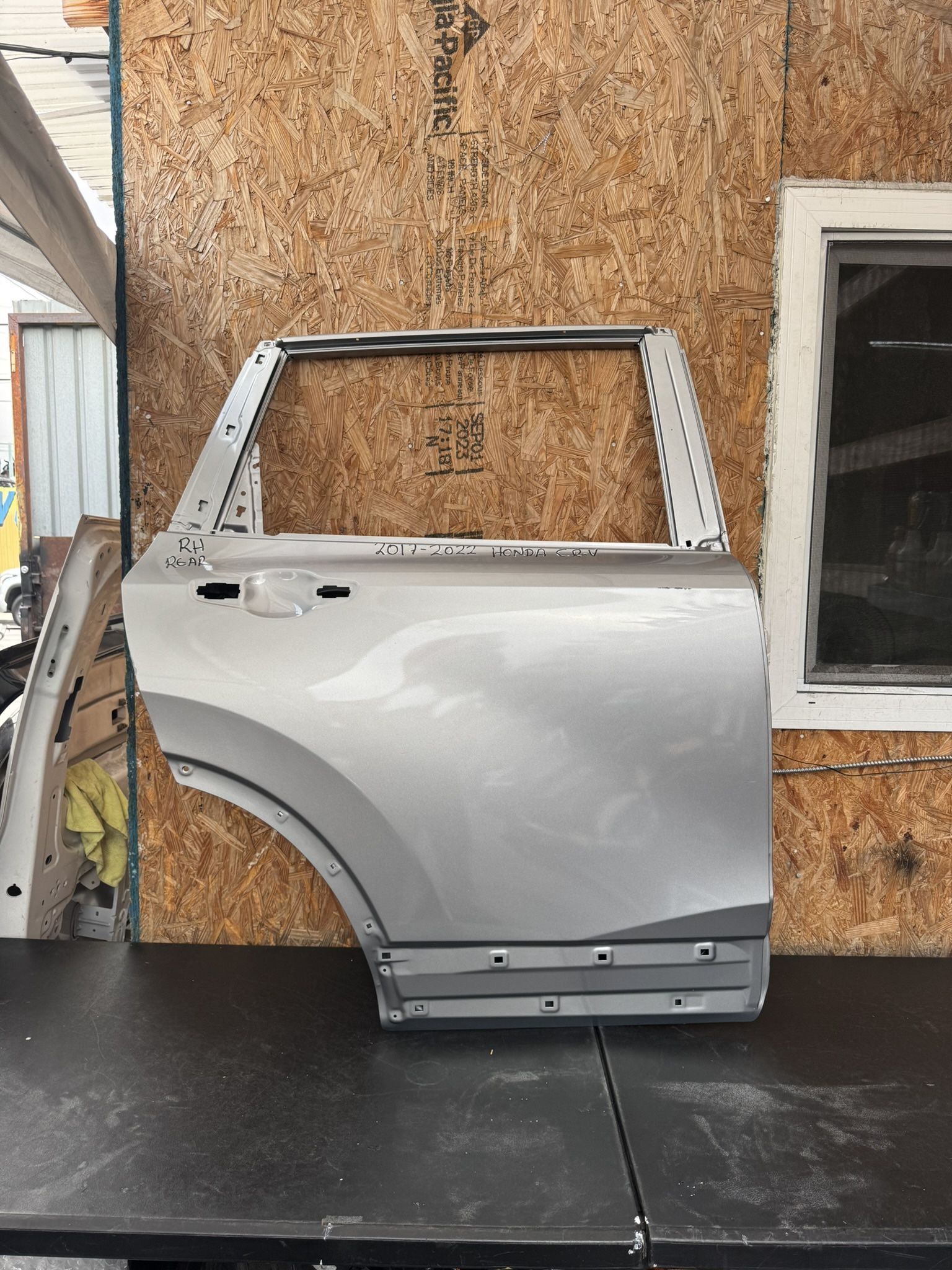 2017 2018 2019 2020 2021 2022 HONDA CR-V RIGHT REAR DOOR OEM USED