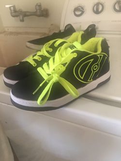 Heelys boys size 4