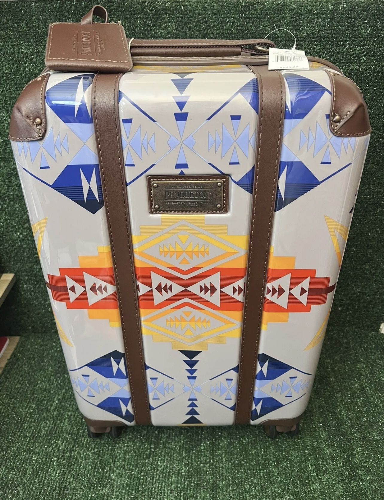 Pendleton 20" Hardside Spinner Luggage Pinto Mountains Brand New With Tags