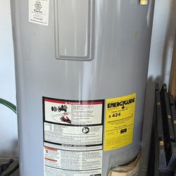 Hot Water Heater 50 Gal Like New 200.00