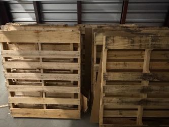Free wooden pallets (great condition)