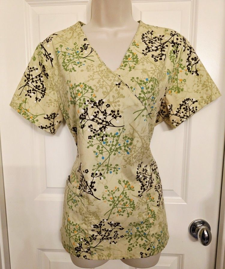 SB Floral Scrub Top- Size Small