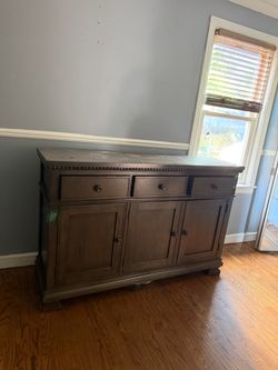 Dresser Free