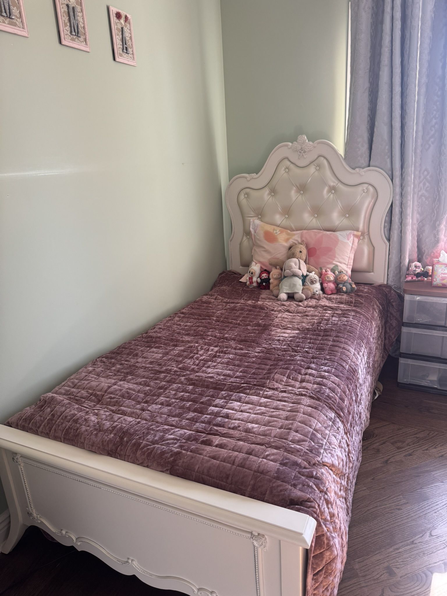 Twin Size Bed With Mattress 