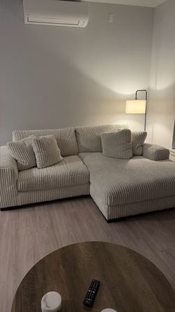 2-Piece Sectional Sofa with Right-Arm Chaise in Ivory