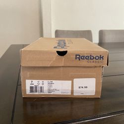 Women’s Reebok Size 7