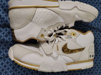 Nike Air Trainer 1 CFP White & Gold Mens size 10.5
College Football Playoffs Pack White size 10.5