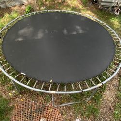 Trampoline 