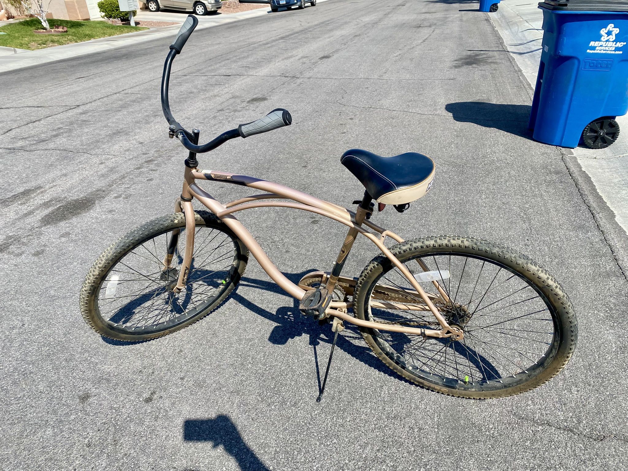 Huffy Cruiser Bike Beige Good Condition