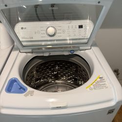 LG Washer & Dryer Set- White