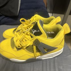 Air Jordan 4 Retro Yellow Lightning 