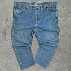 Wrangler Men’s Rugged Wear Faded (Blue) Denim Straight Leg/Relaxed Fit Jeans