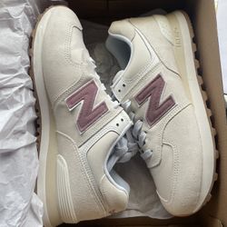 Brand new never worn New Balance 574