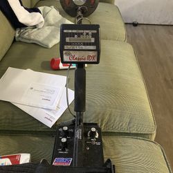 WHITES METAL DETECTOR 