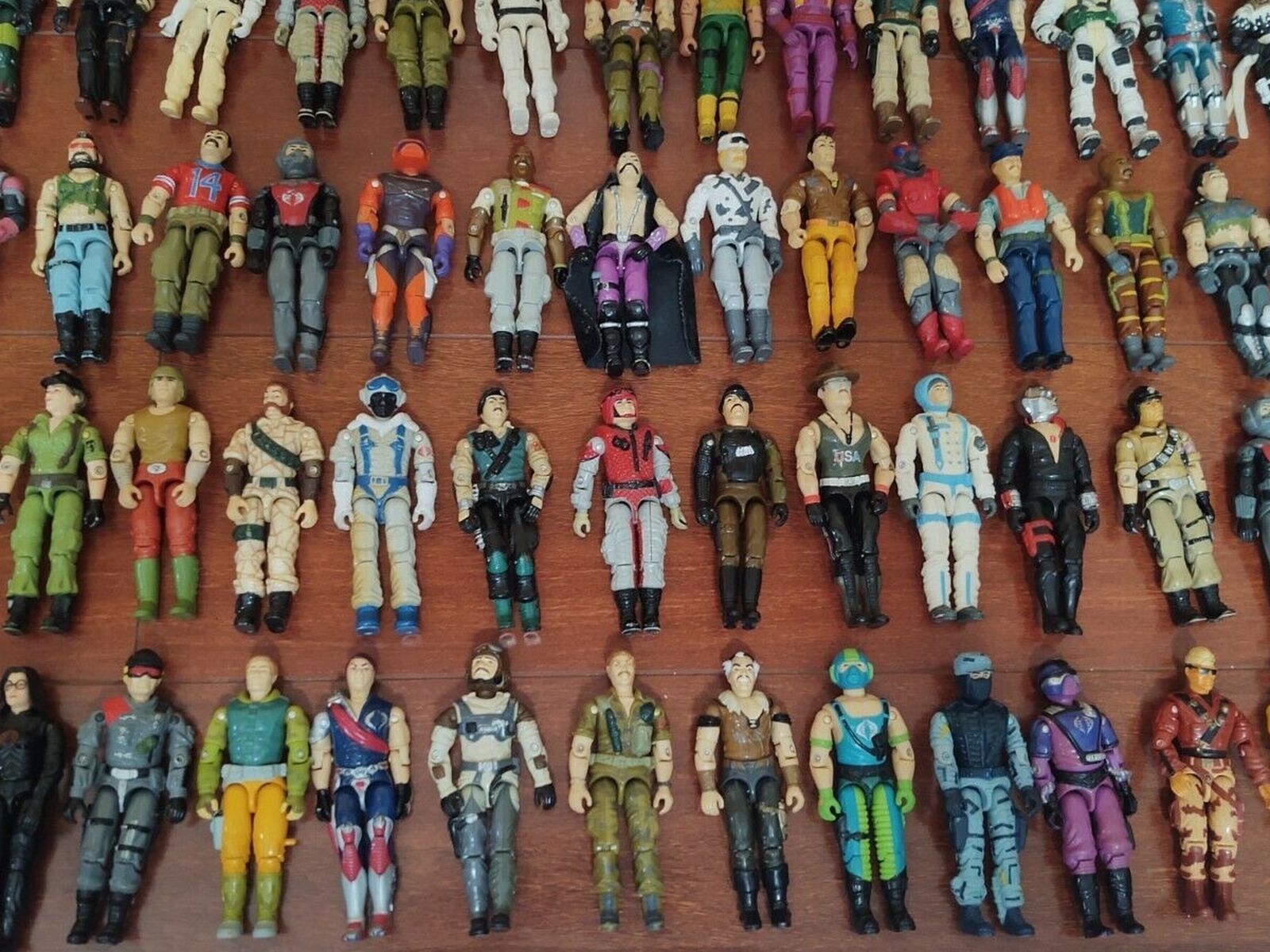 Collector seeking vintage old GI Joe toys dolls and action figures accessories 1960s 70s 80s g.i. Joes toy figure collector collectibles 